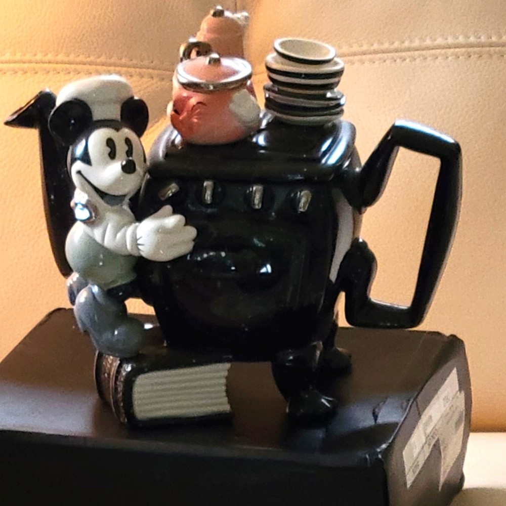 Disney Mickey Stove Black teapot